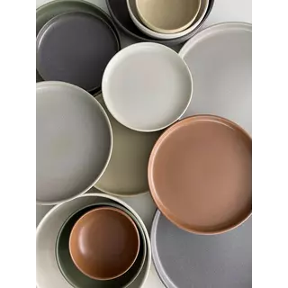 Uno Taupe Round Walled Plate - 280mm Diameter