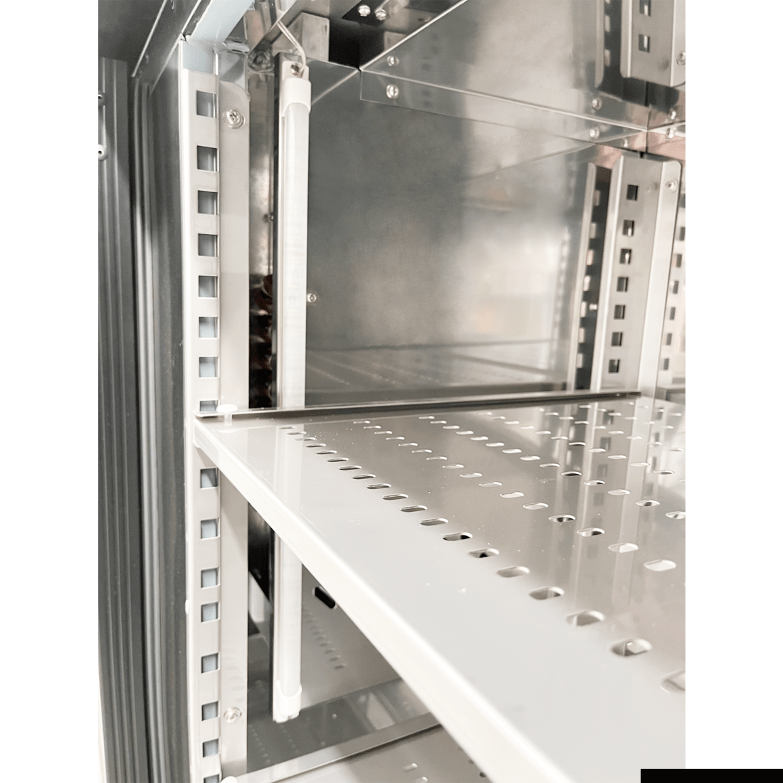 Thermaster Three Door Drink Cooler BC3100G